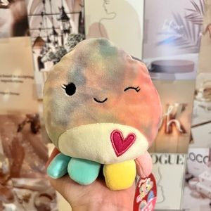 5in BNWT Valentine’s Day Sea life flipamallow Squishmallow!